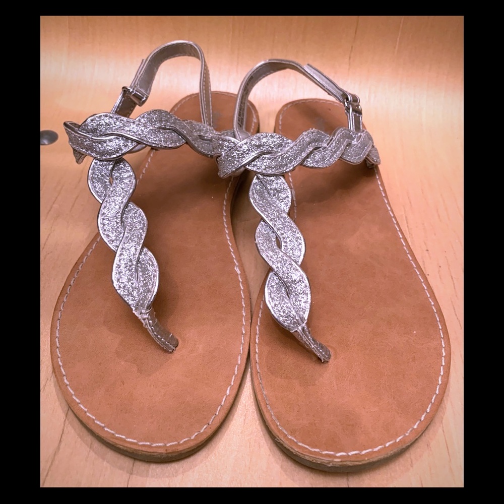 Dynasty Silver Sandals Girls Size 4
